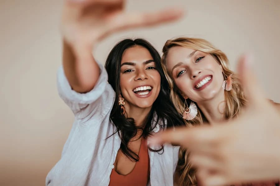 Amigas sorrindo